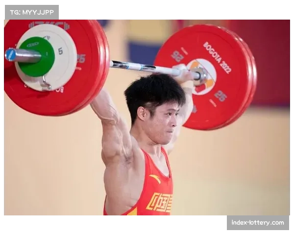 健身镜公司跨界签约举重运动员，开发专业级家庭力量训练课程